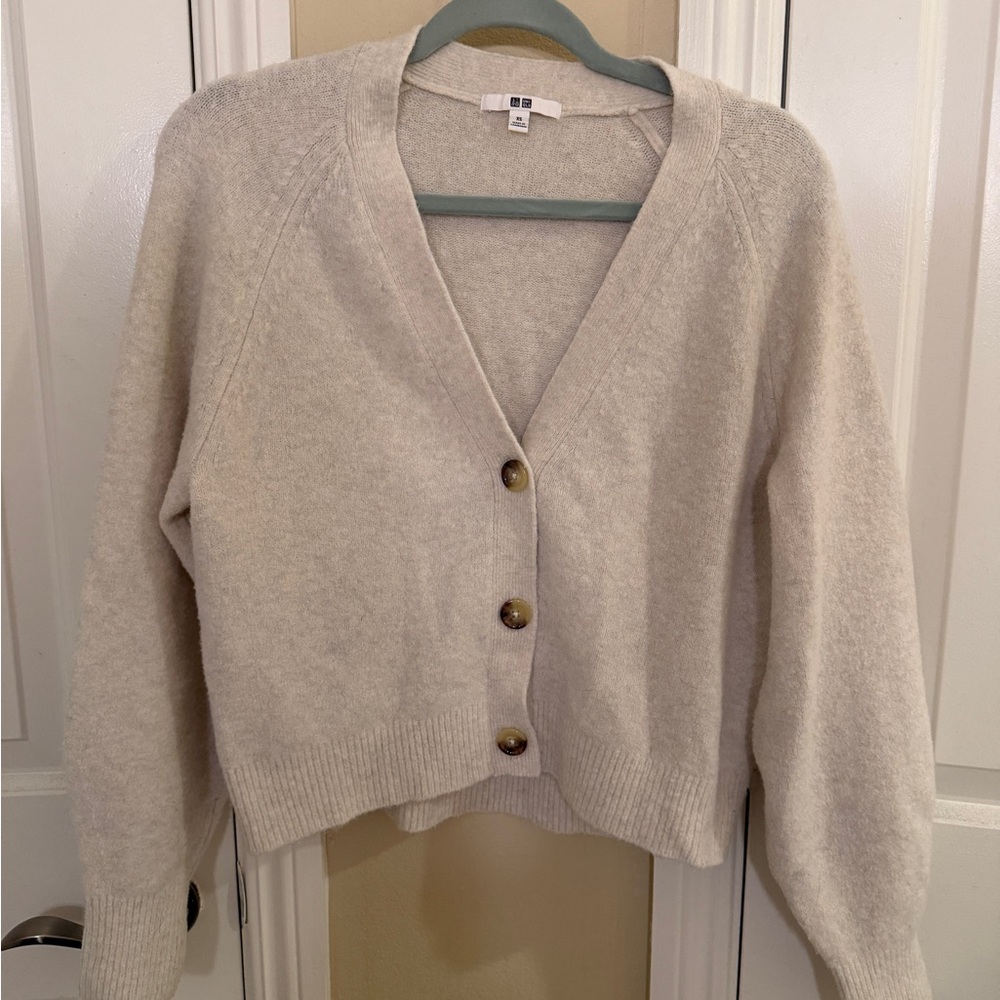 Uniqlo Soft Cream Button-Front V-Neck Women's Cardigan
